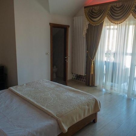 Casa Amaya Bacău Exteriör bild